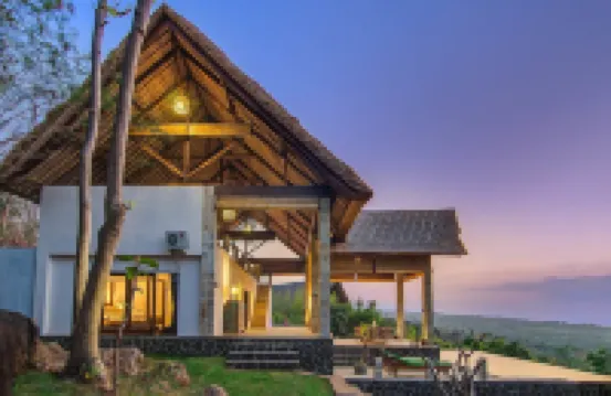 Sanglung Villas & Suites Hotels near Pura Pucuk Bang