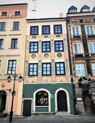Mondrian Luxury Suites & Apartments Market Square I Hotels in Stare Miasto