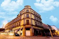 Hotel Frances Hotels in der Nähe von University Center of Art Architecture and Design