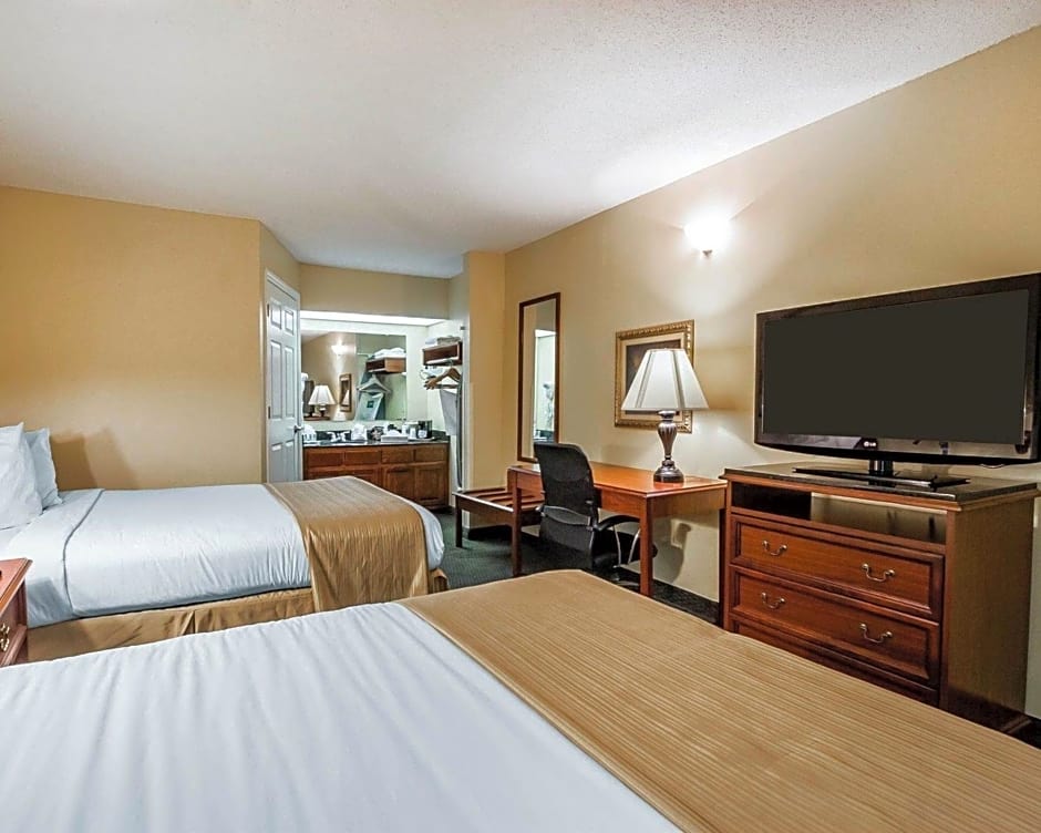 Quality Inn Decatur River City