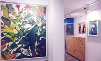 Gallery Family Hotel - Housity