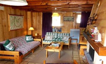 Chalet with 3 Bedrooms in Champagny en Vanoise, with Wonderful Mountai