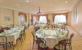 Hotel Ristorante Da Tonino - Housity