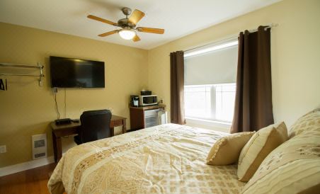 Home Away From Home Bed & Breakfast - Housity