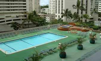 1-3303 Waikiki Banyan