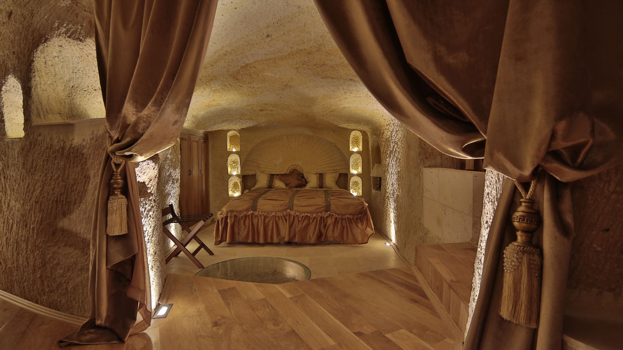 Golden Cave Suites