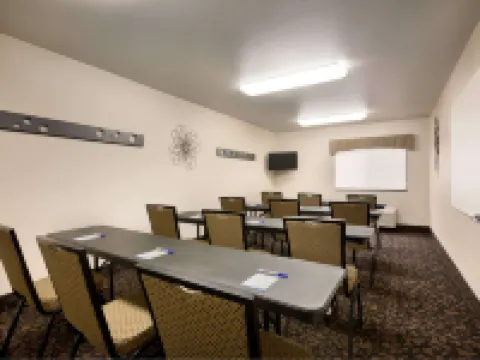 Baymont by Wyndham Glendive Hotels in Glendive