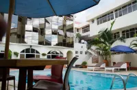 Hillcourt Resort and Spa - Pools