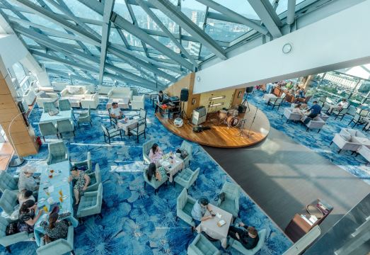 4. 더 블루 스카이..