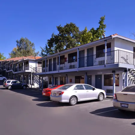Americas Best Value Inn & Suites Clearlake Wine Country