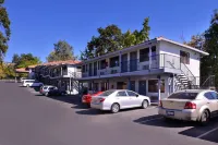 Americas Best Value Inn & Suites Clearlake Wine Country - Moteles