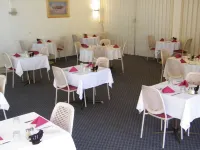 Jumbuck Motor Inn - Pool - Pet Friendly Section - King Beds Hotels in Longreach