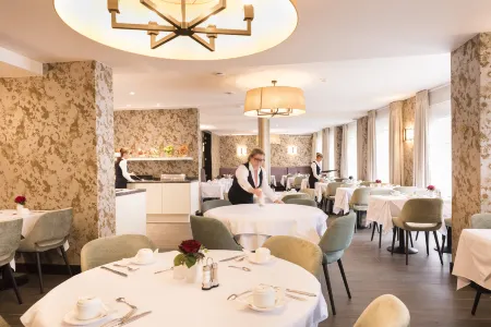 Hotel Aragon Отели рядом с достопримечательностью «Памятник Симону Стевину»