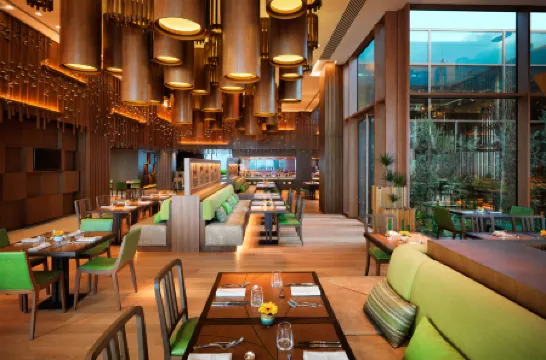 Baku Marriott Hotel Boulevard Отели рядом с достопримечательностью «Центр Гейдара Алиева»