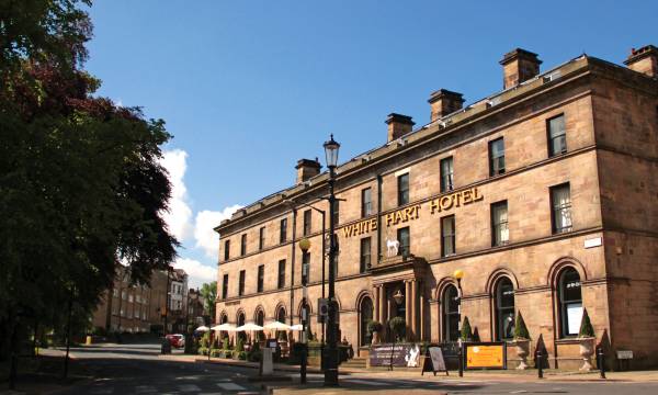 White Hart Hotel & Apartments