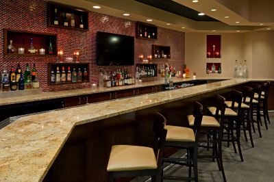 バー クラウン プラザ フェアフィールドの写真