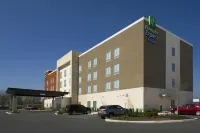 Holiday Inn Express & Suites New Braunfels Hotels near Pier 1