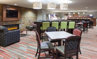 Holiday Inn Express & Suites Bloomington - Mpls Arpt Area W