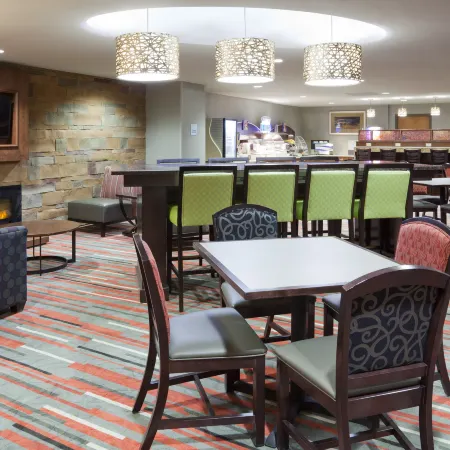 Holiday Inn Express & Suites BLOOMINGTON - MPLS ARPT AREA W by IHG