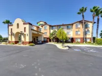 Holiday Inn Express & Suites MANTECA CITY CENTER by IHG Hotels in Manteca