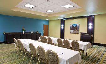 Holiday Inn Express & Suites Waycross