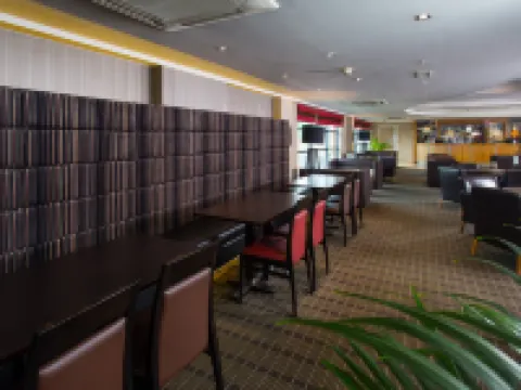 ホリデイ イン エクスプレス ロンドン ルートン エアポート by IHG ルートンのホテル