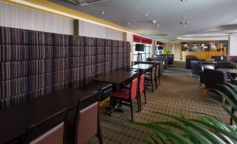 Holiday Inn Express London - Luton Airport