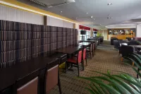 Holiday Inn Express LONDON - LUTON AIRPORT by IHG