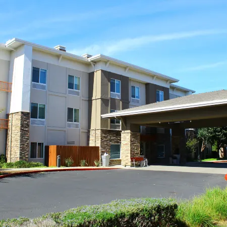 Holiday Inn Express & Suites NAPA VALLEY-AMERICAN CANYON by IHG
