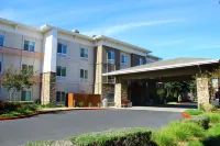 Holiday Inn Express & Suites Napa Valley-American Canyon