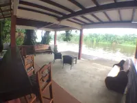 Rana Roja Lodge
