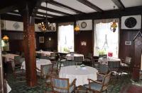 Schroeders Hotels near St. Marienkirche Basthorst - Ev.-Luth. Kirchengemeinde Basthorst