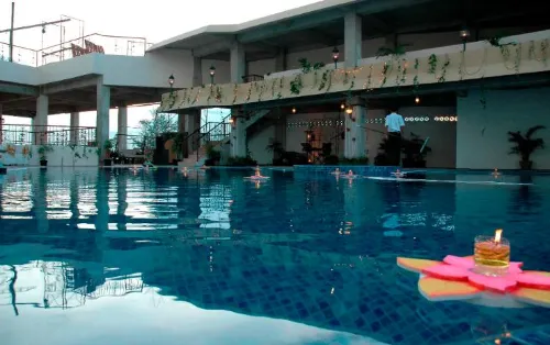 Hotel Grand Tiga Mustika - 4-Star