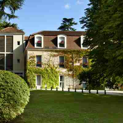 L'Orangerie du Chateau des Reynats Hotel Exterior
