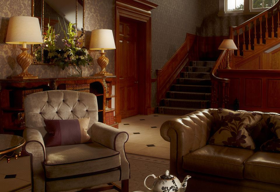 Brockencote Hall - Housity