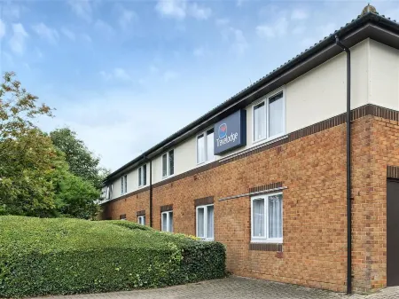 Travelodge Grantham Colsterworth Отели в г. Грантем