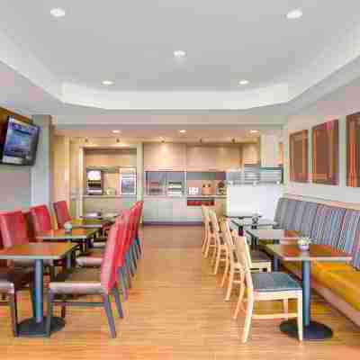 TownePlace Suites Louisville North Dining/Meeting Rooms