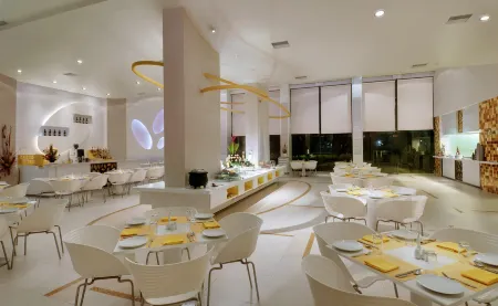 Hotel Kohinoor Elite Near BKC Отели рядом со станцией Lokmanya Tilak Terminus