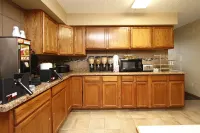 New Victorian Inn & Suites-Norfolk - Breakfast