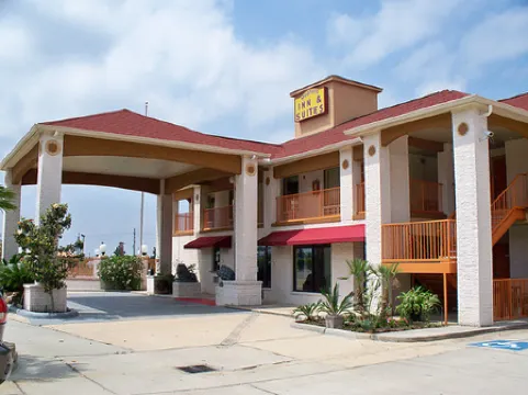 Magnolia Inn and Suites