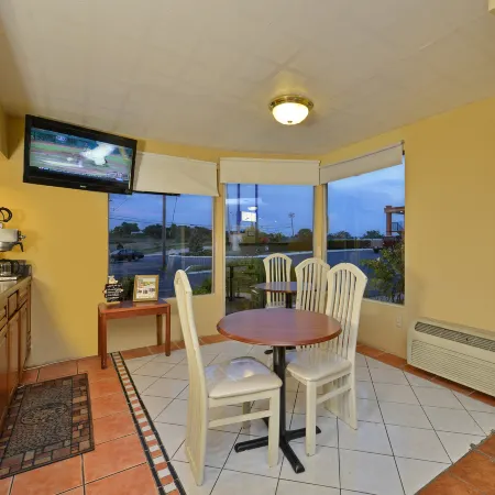Americas Best Value Inn and Suites Williamstown