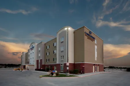Candlewood Suites San Antonio NW Near Seaworld Отели в г. Хелотс