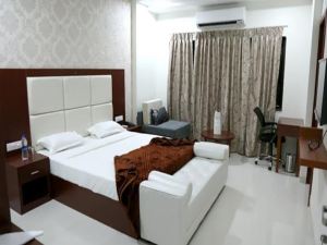 Hotel Vrindavan Greens