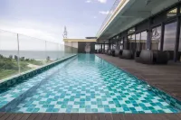 Goldenbay Hotel - С бассейном