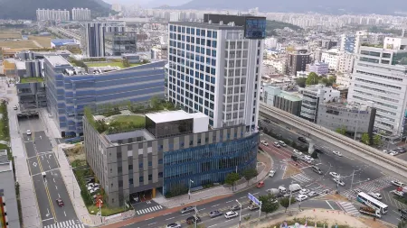 I Square Hotel Отели в г. Кимхэ