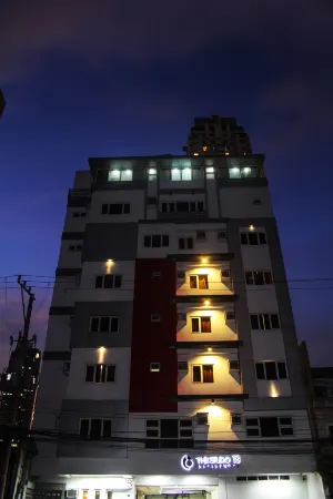The Studio 18 Residences