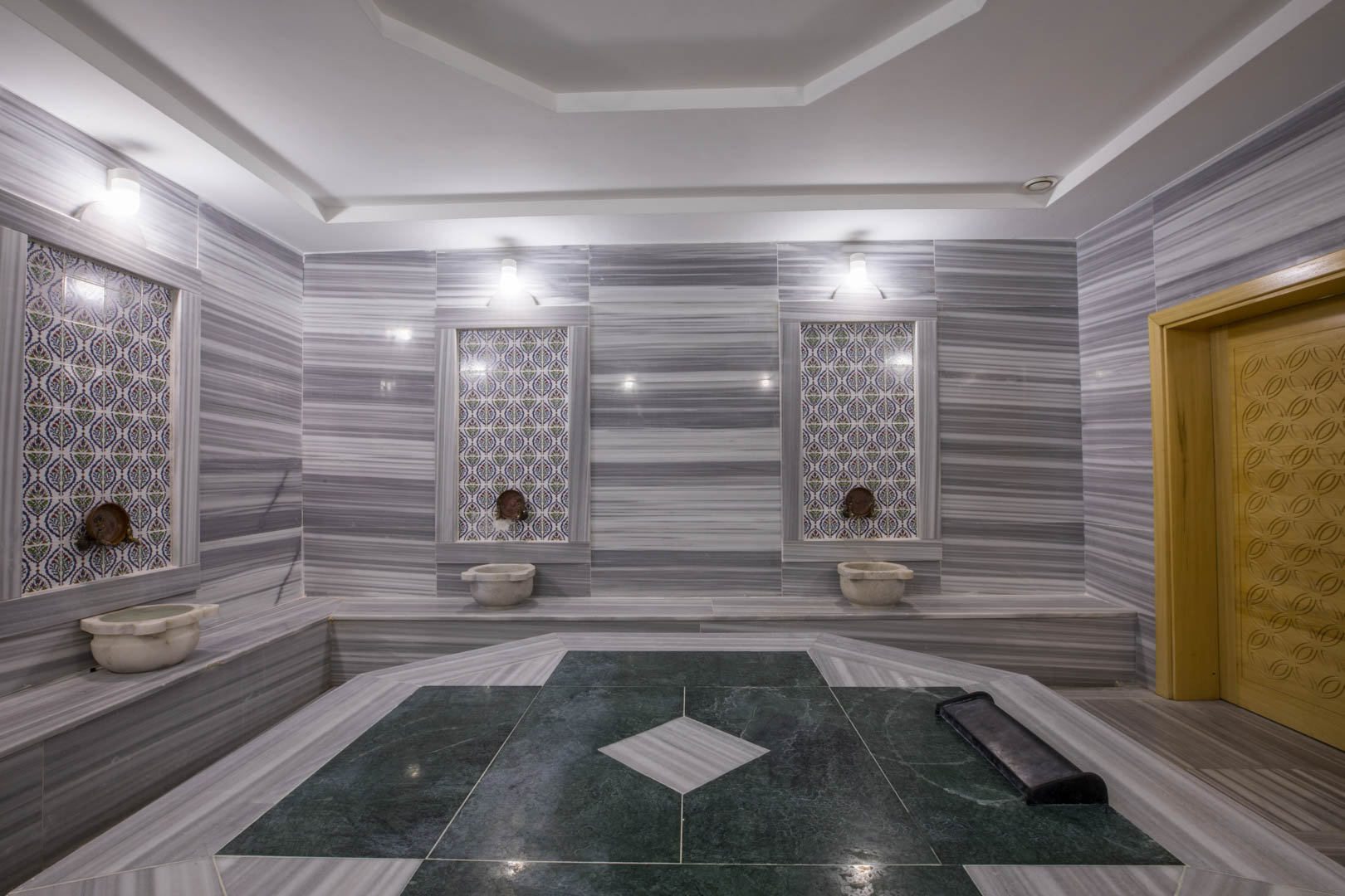 Karpalas City Hotel & Spa