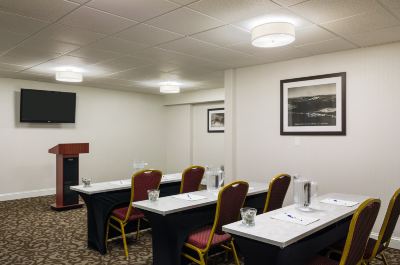 会議室 ホリデイ・イン エクスプレス ワシントンDC イースト - アンドリューズ AFBの写真