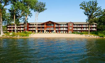 Best Western Premier the Lodge on Lake Detroit