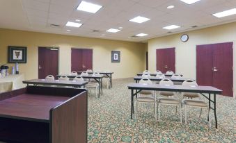 Holiday Inn Express & Suites Tuscaloosa-University